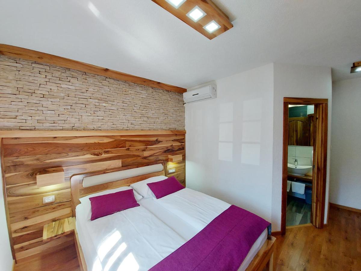 Plitvice Etno House I Bed & Breakfast Plitvicka Jezera Bagian luar foto