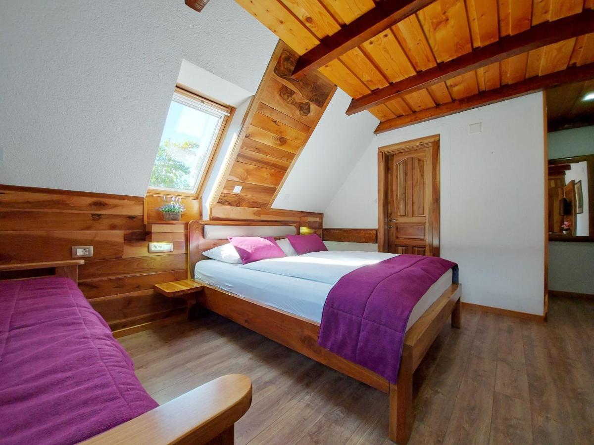 Plitvice Etno House I Bed & Breakfast Plitvicka Jezera Bagian luar foto