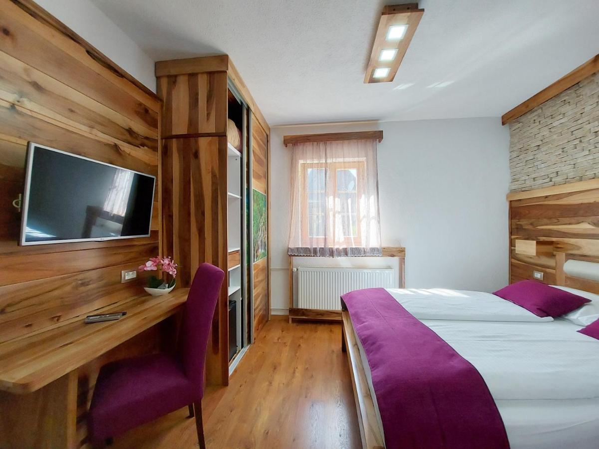Plitvice Etno House I Bed & Breakfast Plitvicka Jezera Bagian luar foto