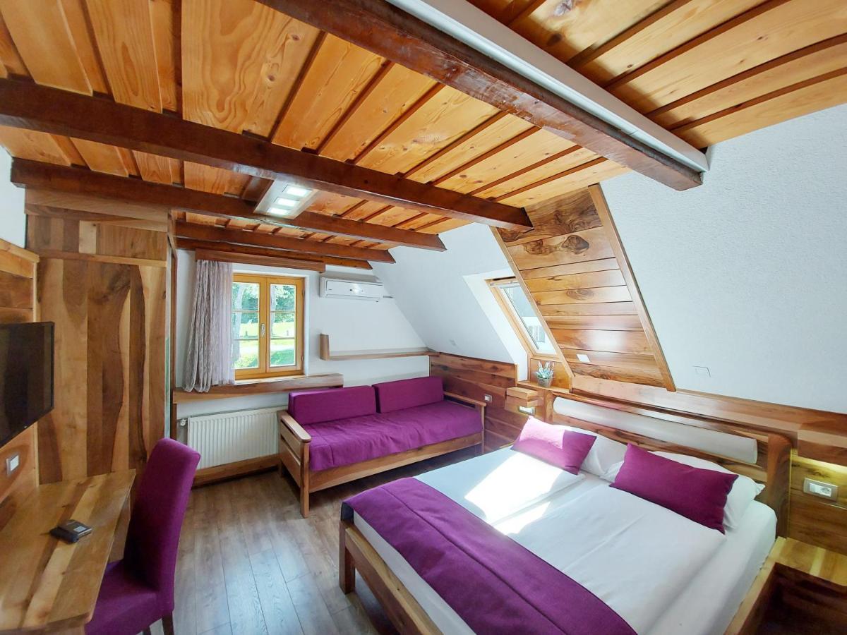 Plitvice Etno House I Bed & Breakfast Plitvicka Jezera Bagian luar foto